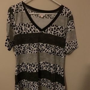 Lularoe Iris tee, only worn once!